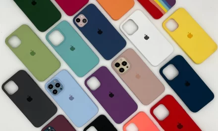 Couples’ matching phone cases: 11 design ideas